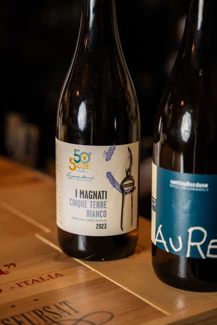 Tasting local wines with snacks in Rapallo's historic center. - Practical Tips for Participants