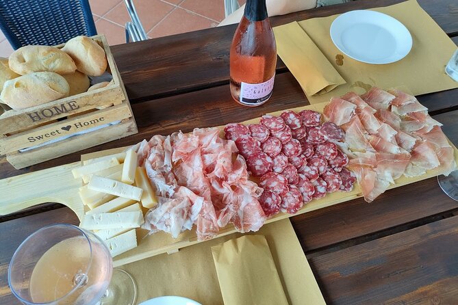 Tasting of 4 Valtenesi wines with local food in Salò - Comparing Value and Experience