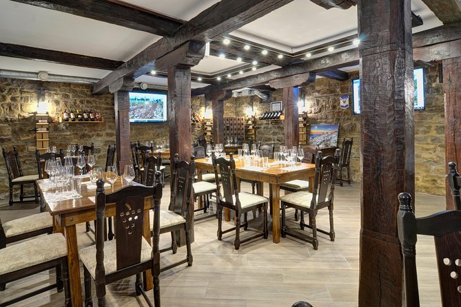 Tasting of 5 Wines - The Use of Professional Tasting Sets and Aroma Recognition