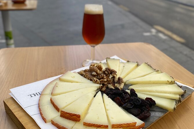 Tasting of craft beers and tapas - Pacing and Group Dynamics: Small Group Comfort