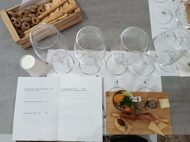 Tasting of local white wines - Logistics and Booking Flexibility