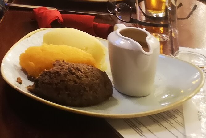 Tasty and Indulgent Food and Drink Tour in Edinburgh - Traditional Scottish Food at a Local Restaurant