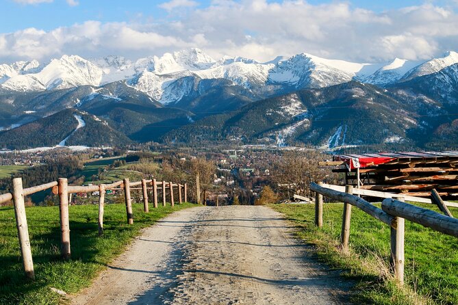 Tatra Mountains and Zakopane Full-Day Tour from Krakow - Visiting Chocholow’s Folk Art Studio