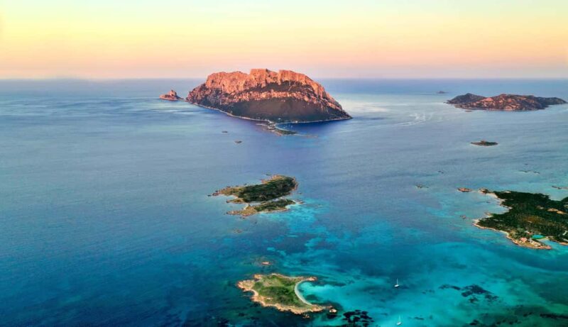 Tavolara: Sunset Aperitif Tour with Drinks and local snacks - Navigating the Sardinian Archipelago: From Porto San Paolo to Tavolara