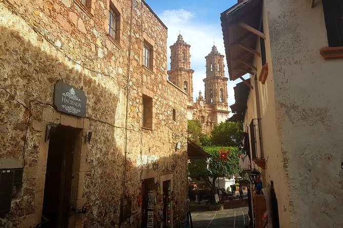 Taxco: Ultimate Full-Day Experience + Breakfast & Lunch Included - Transport and Comfort on the Road