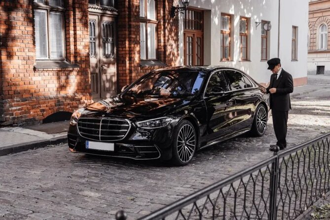 Taxi Heathrow Airport To or From London (standard car) - Cost-Effective Alternative to Taxis