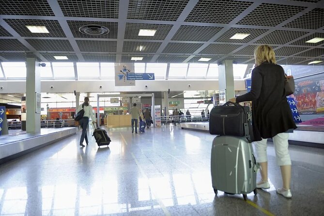 Taxis Strasbourg Train Station & Airport - Central Taxi 67 - Strasbourg’s Central Taxi Service: Availability and Booking