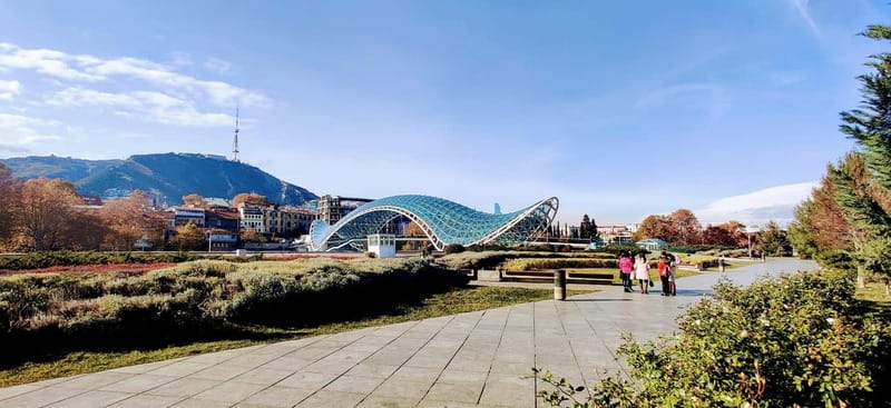 Tbilisi: 4 Bridges Walking Tour w/ Wine Ice Cream & Lemonade - Unique Features of the Bridges and Surroundings