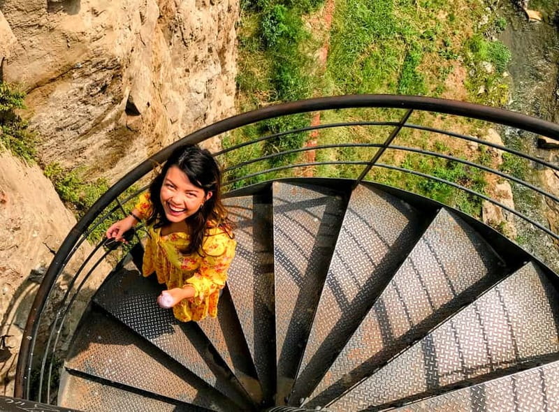 Tbilisi: A Private Walking Tour Tailored to Your Interests - The Significance of Kartlis Deda and the Modern Architecture