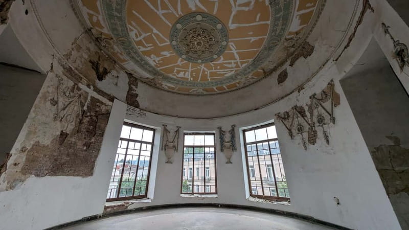Tbilisi: Abandoned Cinema Tour - The Rich Interior Decoration of a 1909 Masterpiece