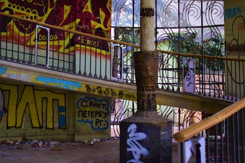 Tbilisi: Alternative Guided Walking Tour with Wine & Snacks - Key Points