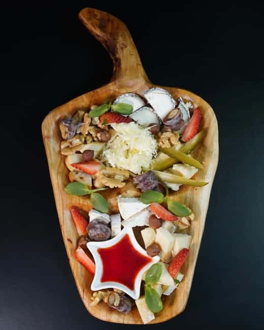 TBILISI: Authentic Georgian Cheese Tasting Experience - Exploring Georgian Cheese Varieties: Sulguni, Imeruli, and Brynza