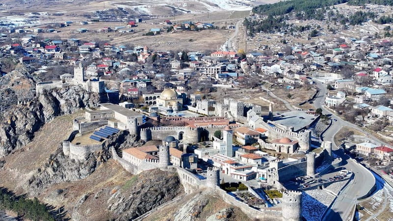 Tbilisi: Borjomi, Rabati & Vardzia Adventure Guided Tour - The Guide’s Role in Making the Day Memorable