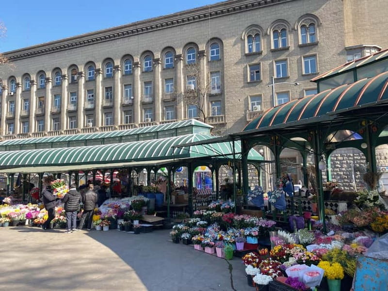 Tbilisi: Central Parks and Beautiful Cafes with 5 Tastings - Strolling Through 9th of April Park and the State Palace