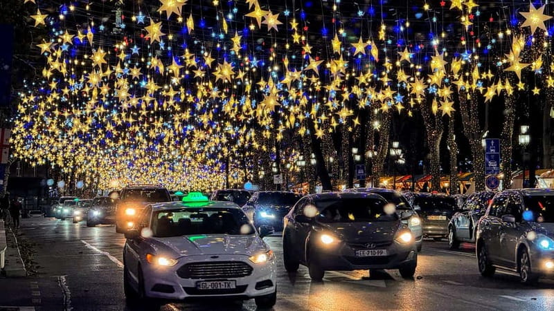 Tbilisi: Christmas Market & Hidden Gems Guided Walking Tour - Practical Details: Meeting Point and Group Size