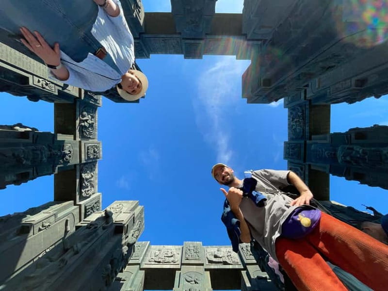 Tbilisi: City Highlights & Georgia Chronicles Guided Tour - Exploring the Metekhi Church and the Mtkvari River