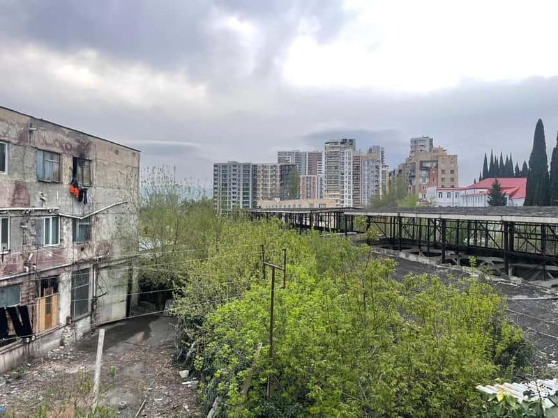 Tbilisi: Crime Stories & Hidden Tales Walking Tour - Visiting Crime Scenes and Criminal Bosses Residences