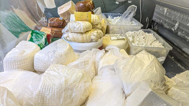 Tbilisi: Eat Like a Local  Street Food Tour w/ 10 Tastings - Sampling the Legendary Mama Khinkali at a Hidden Restaurant