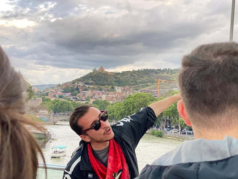 Tbilisi: Evening Walking Tour with Optional Wine & Boat Ride - Discovering the Cultural and Artistic Heart of Tbilisi