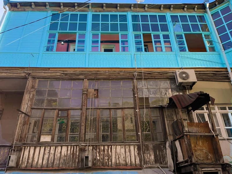 Tbilisi: Hidden Backyards Guided Tour - Walking Through Shota Rustaveli Avenue and Liberty Square