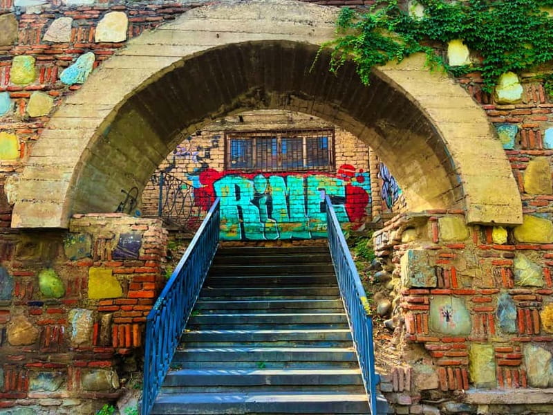 Tbilisi: Hidden Gems Walking Tour with Food & Wine Tastings - Authentic Georgian Cuisine at Hidden Eateries