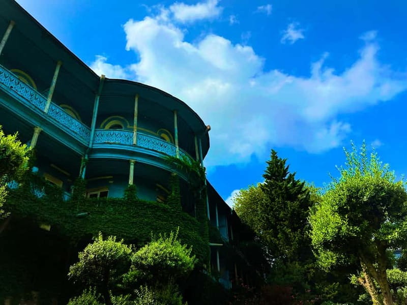 Tbilisi: Hidden Gems Walking Tour with Food & Wine Tastings - Exploring Tbilisi’s Architectural Highlights and Panoramic Views