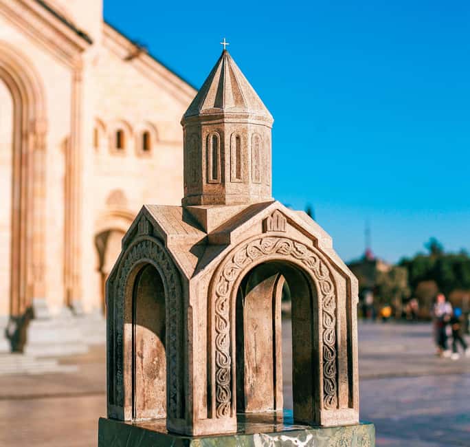 Tbilisi: Holy Trinity Cathedral Express Guided Tour - Free Time for Photos and Reflection