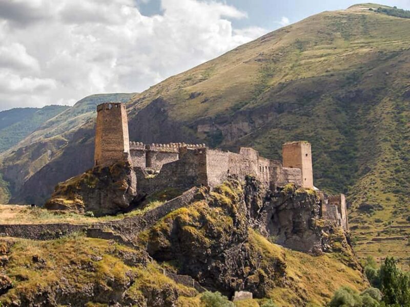 Tbilisi: In Every Cave: Vardzia and Uflistsikhe with A Local - Visiting Akhaltsikhe and Rabati Castle