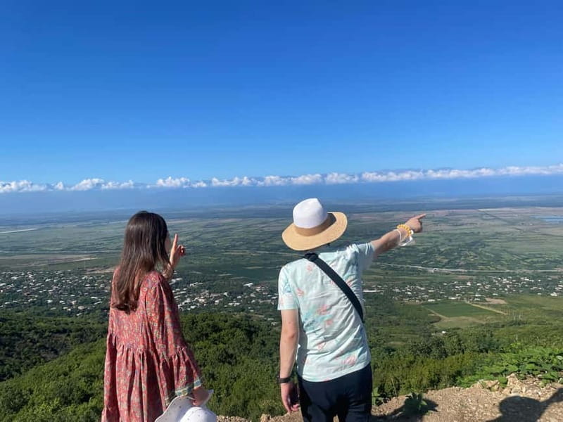 Tbilisi: Kakheti Private Wine Tour with Family Lunch - Sighnaghi: The "City of Love" and Its Stunning Views