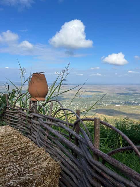 Tbilisi: Kakheti Wine Tour with Tastings and Lunch - Discovering Sighnaghi’s Charm and Views