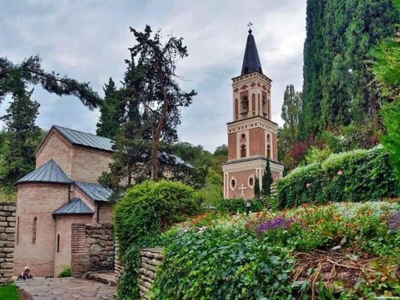 Tbilisi: Kakheti Wine Tour with Tastings and Lunch - Traditional Wine Production Demonstration