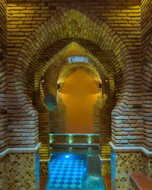 Tbilisi: Luxury Sulfur Bath Ritual with Pickup & Wine - Enjoying a Glass of Georgian Wine or Herbal Tea