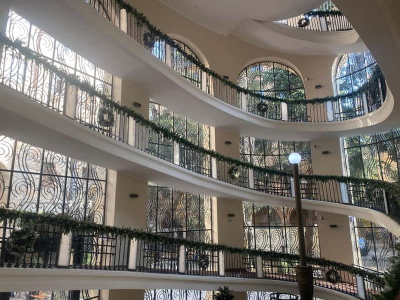 Tbilisi: Mtatsminda Park with Funicular and Cable Car Ride - Guides and Guest Experience