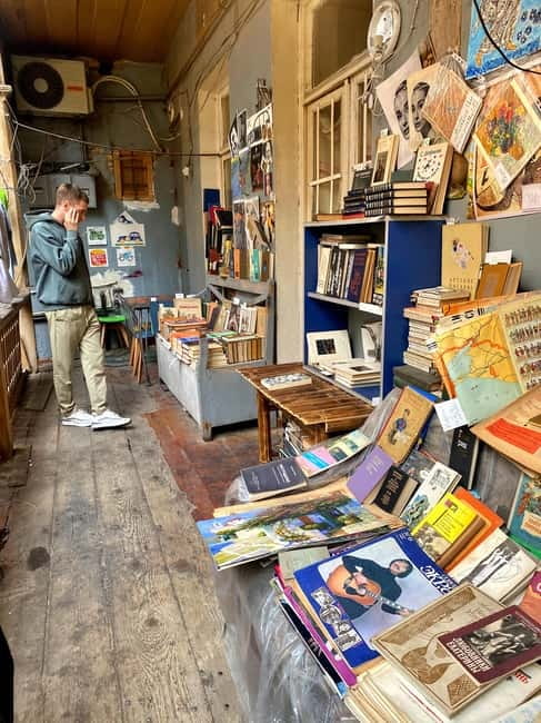 Tbilisi: Mystical Sololaki District and Vera Cemetery Tour - Energy Fields and Ancient Rituals in Tbilisi