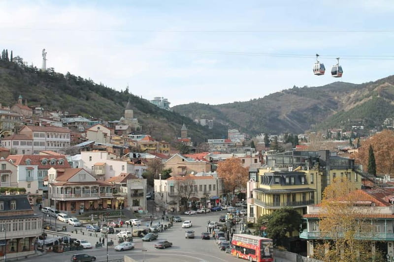Tbilisi: Old Town Sights & Funicular Ride to Mtatsminda Park - Enjoying the Entertainment and Views at Mtatsminda Park