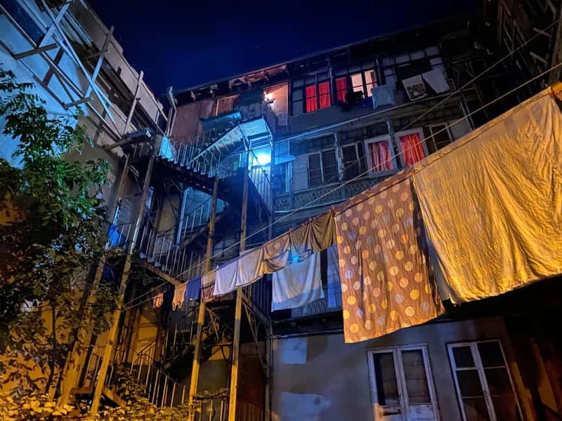 Tbilisi: Old Town Walking Tour - Must-See Attractions - Exploring the Meidan Bazaar and Puppet Theatre Clock Tower