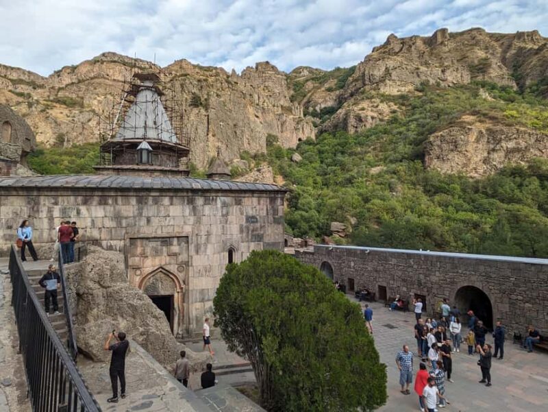 Tbilisi: Private 2 or 3-Day Armenia Tour to Yerevan & Lunch - The Basalt Columns and Charents Arch