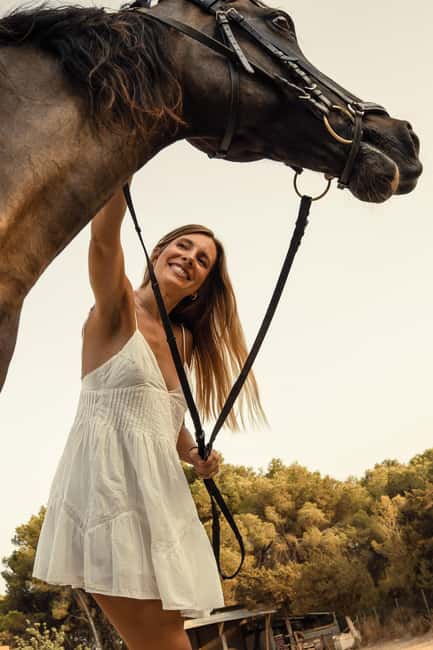 Tbilisi: Private Horseback Riding and Wine Picnic Experience - Local Wines and Treats: Tasting Georgia’s Flavors