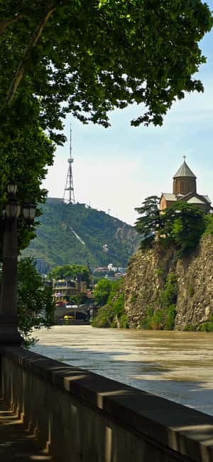 Tbilisi: Private Old Town & Sololaki Walking Tour with Lunch - Climbing Narikala Fortress for Panoramic Views
