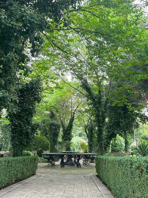 Tbilisi: Ritual Palace & Vintage Car Museum - Visiting Halls Dedicated to Different Nations