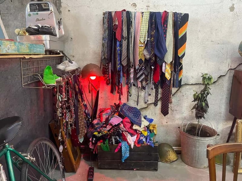 Tbilisi: Street Art & Dezerter Bazaar Tour w/ Tastings - The Guide’s Role: Knowledge and Local Flavor