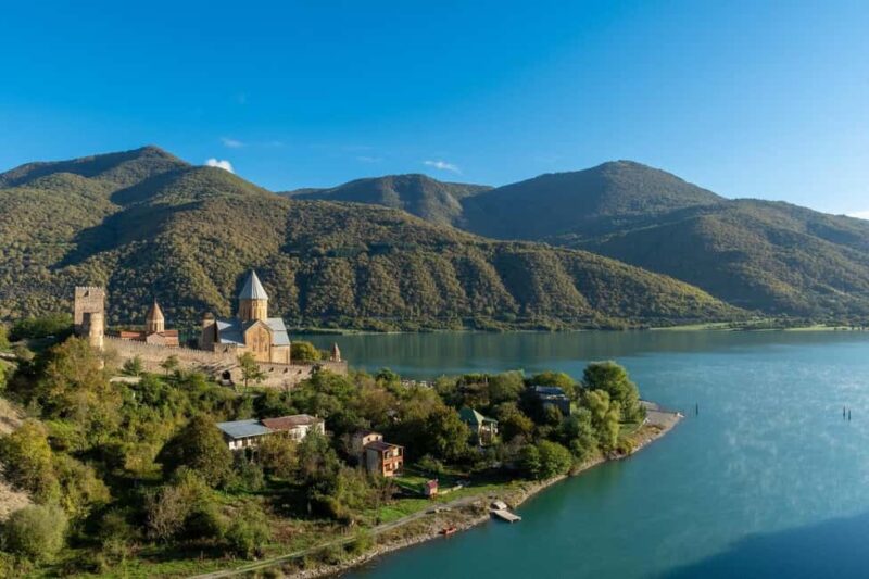 Tbilisi to Gudauri: Paragliding and Ananuri Fortress Tour - Dining Experience: Optional Georgian Cuisine