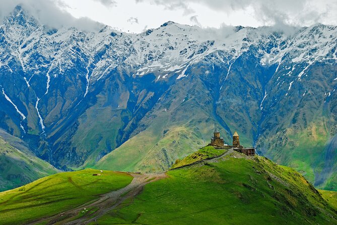 Tbilisi to Kazbegi, Gudauri, and Ananuri Day Tour - Pasanauri Village and Its Scenic Charm