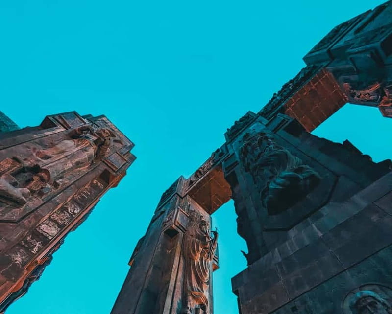 Tbilisi: Transfer & Guided Tour to The Georgian Stonehenge - Return to Tbilisi: Easy and Relaxed