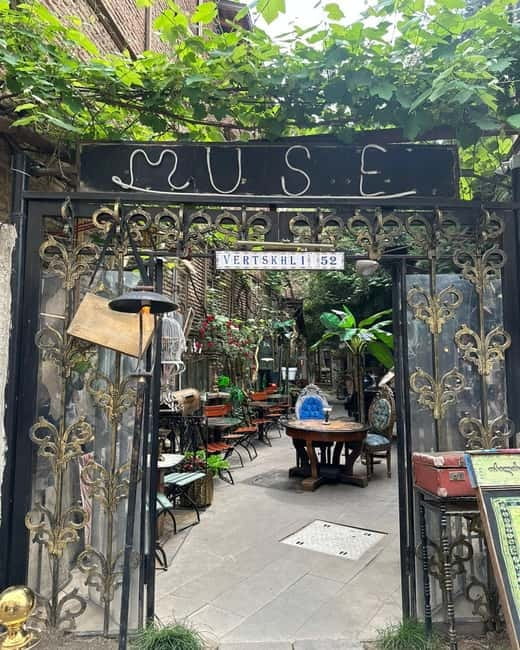 Tbilisi: Unforgettable Georgian Feast with Tamada and Music - Key Points