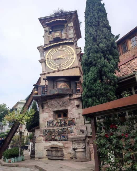 Tbilisi: Unforgettable Georgian Feast with Tamada and Music - Traditional Georgian Cuisine Featuring Fresh, Local Ingredients