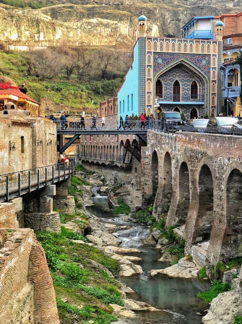 Tbilisi Walking Tour with Local Guide & Cable Car Experience - Exploring Tbilisi in 3 Hours: A Guided Walking Tour with Cable Car Ride