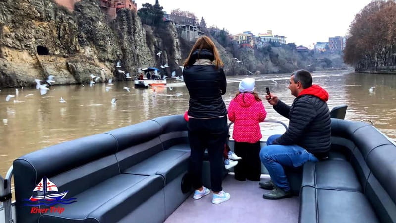 tbilisi:cityseeghting cruize on river - Departure and Return at the Same Location