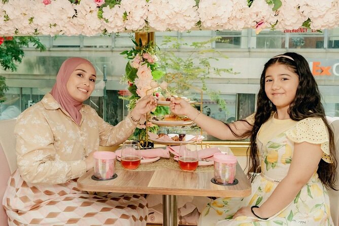 Tea Around Town: Chicago Tea Experience & City Sights - Starting Point Near Chicago’s Iconic Aon Center