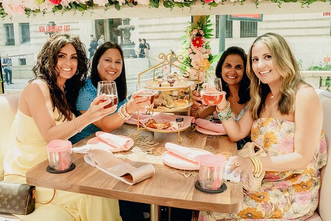 Tea Around Town: Chicago Tea Experience & City Sights - The Comfort and Style of the Tea Around Town Bus